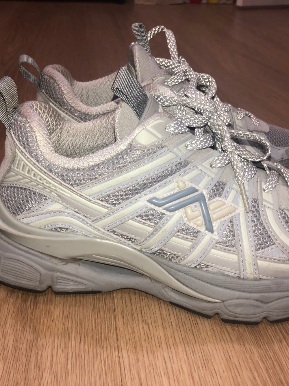 Javi Runner size 9